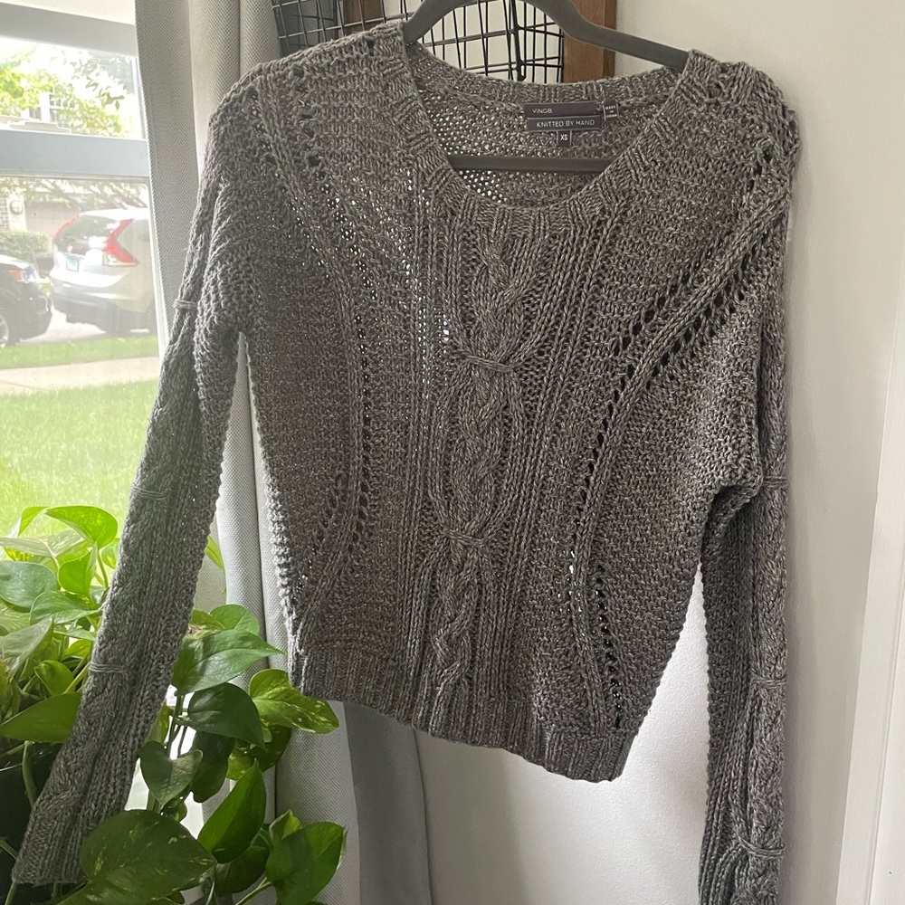 Vince hand knitted cropped grey sweater. Worn twice.